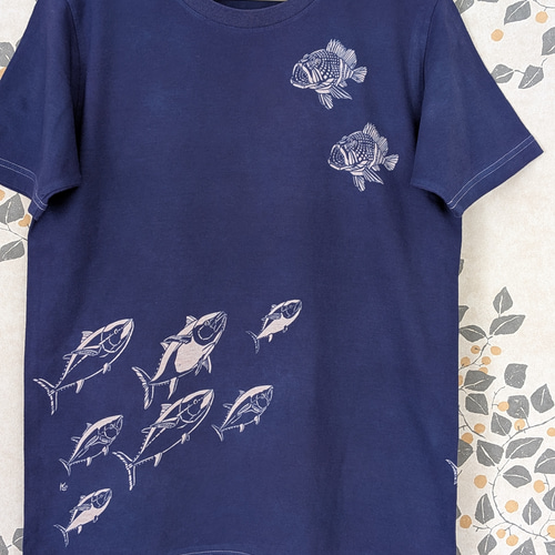 型染めLサイズお魚Tシャツ (男女兼用) ～マグロ&カサゴ～ 紺色 T