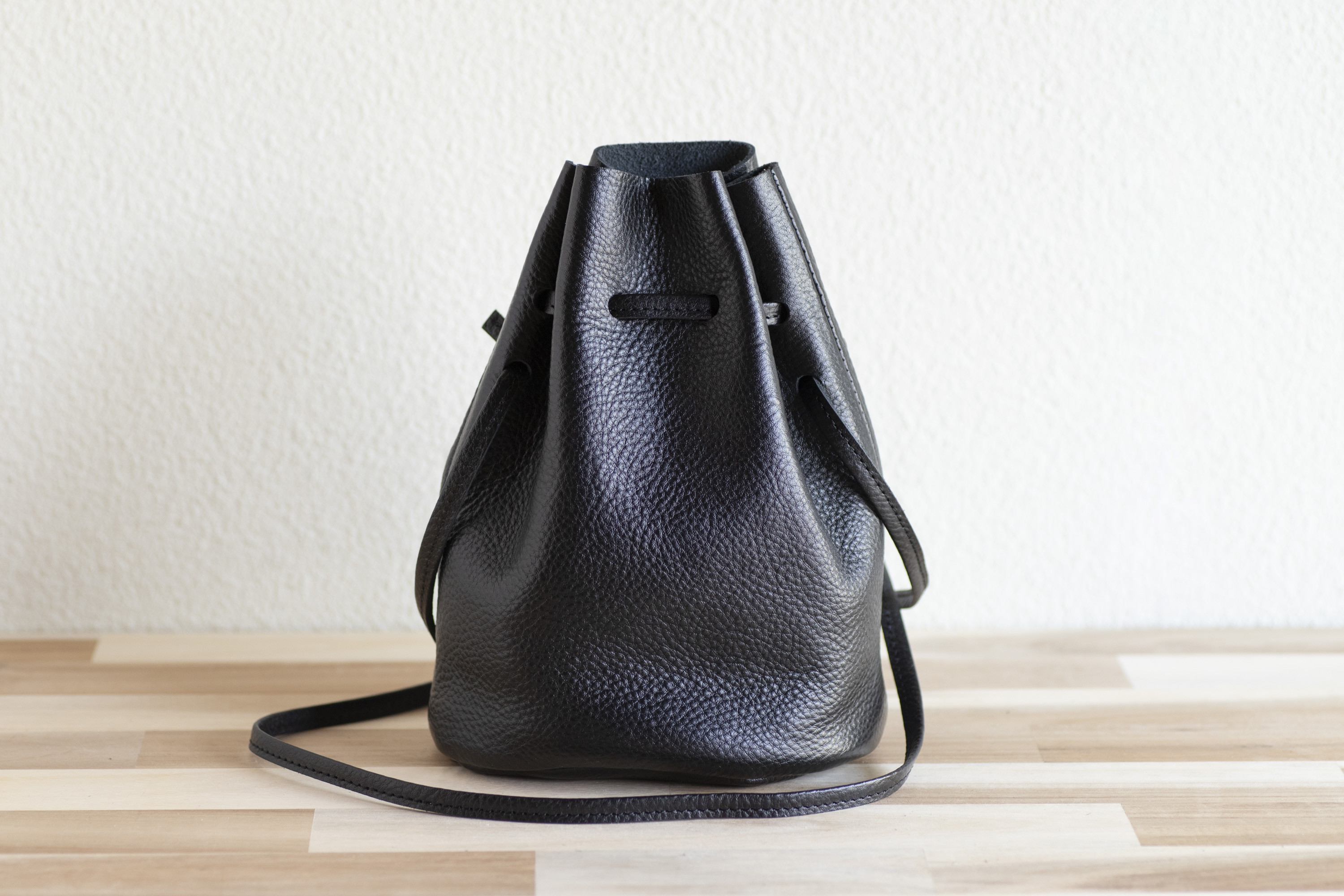 3月末頃のお届け 巾着ショルダーバッグ　2way　レディース　メンズ　ブラック　日本製　ma-03ss