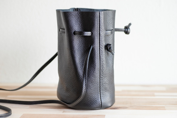 12月末頃のお届け 持っているだけでオシャレ　巾着ショルダーバッグ　レディース　メンズ　本革　ブラック　ma-03ss 10枚目の画像