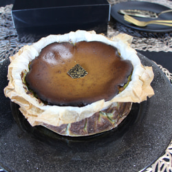 抹茶バスクチーズケーキ◆バースデーケーキや記念日ギフトやお祝いプレゼントにも☆ 2枚目の画像