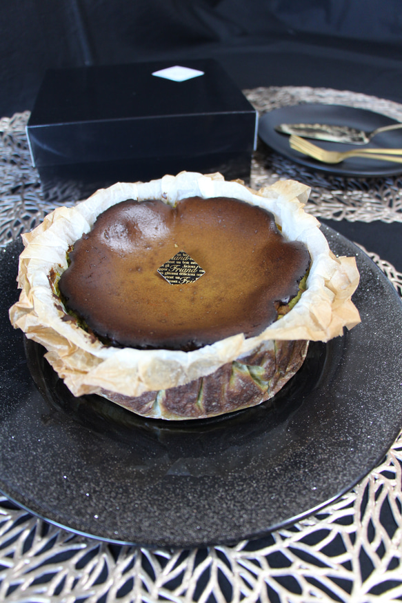 抹茶バスクチーズケーキ◆バースデーケーキや記念日ギフトやお祝いプレゼントにも☆ 2枚目の画像