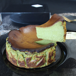 抹茶バスクチーズケーキ◆バースデーケーキや記念日ギフトやお祝いプレゼントにも☆ 4枚目の画像