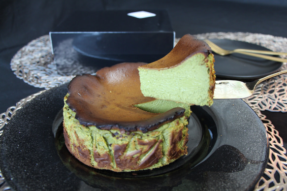 抹茶バスクチーズケーキ◆バースデーケーキや記念日ギフトやお祝いプレゼントにも☆ 4枚目の画像