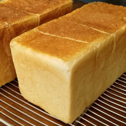 【国産小麦＆自家培養酵母100％】  超熟成  酵母食パン 1枚目の画像