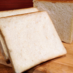 【国産小麦＆自家培養酵母100％】  超熟成  酵母食パン 2枚目の画像