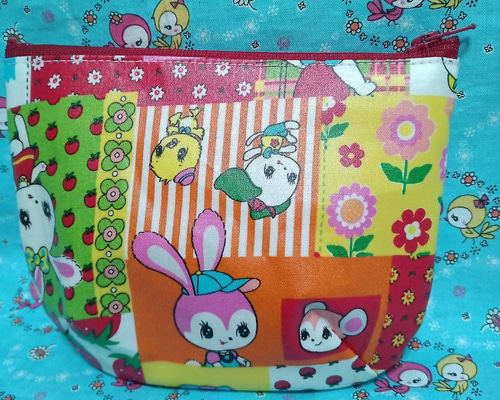 ラミネート ハニーチューン♥レトロアニマルがかわいい♥ ファスナー