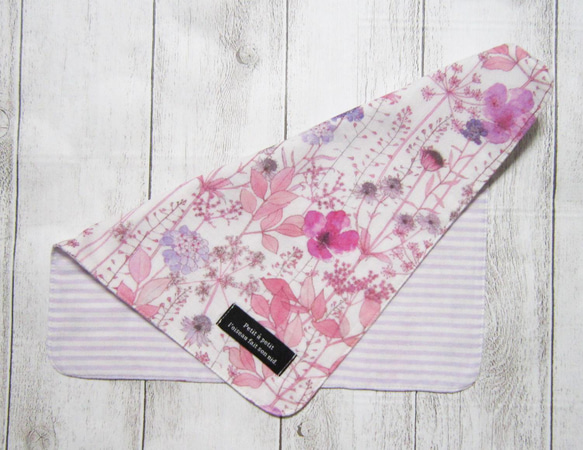 大人のガーゼハンカチ☆ボタニカル柄＜Irma＞(イルマ)・ピンク系（24㎝×24㎝） 3枚目の画像