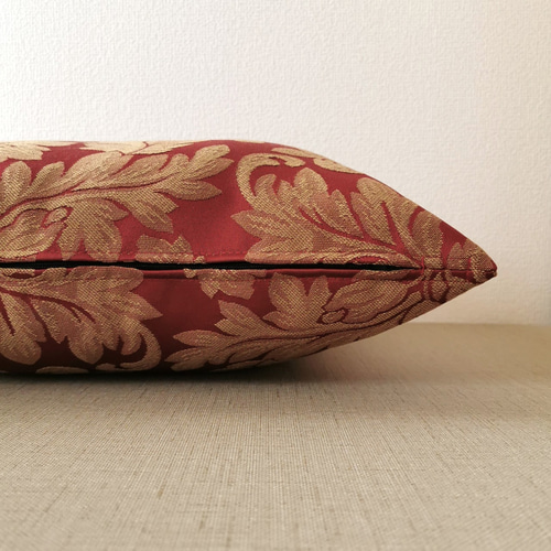 おしゃれな大柄の花模様 赤 クッションカバー 45×45㎝ ファスナー付