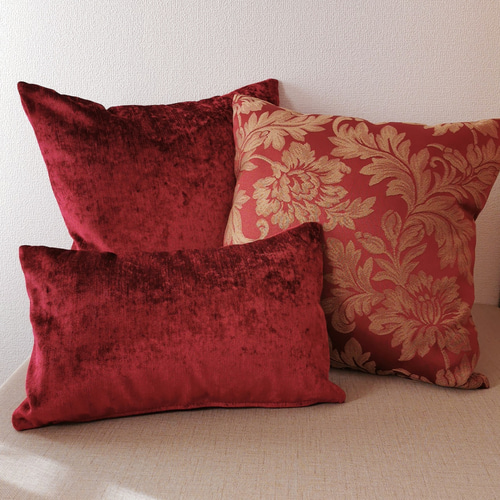 おしゃれな大柄の花模様 赤 クッションカバー 45×45㎝ ファスナー付