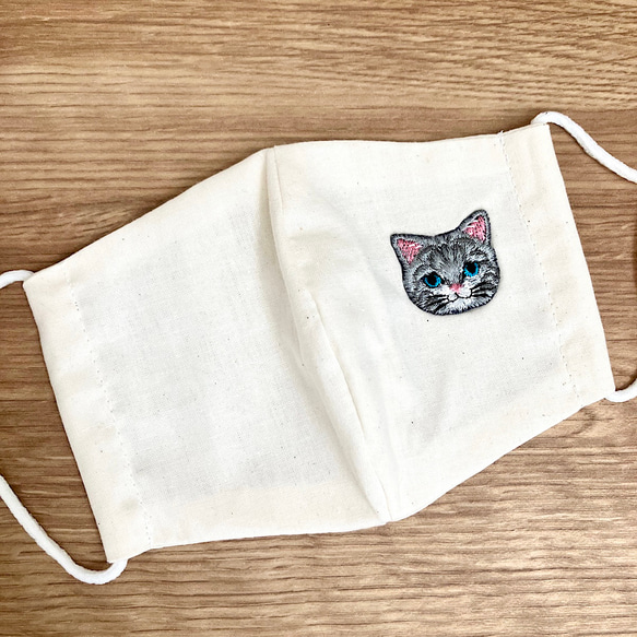 累計1000枚突破！女性、こども用　ほっこり猫さん刺繍　立体マスク  綿(天竺)二重 1枚目の画像