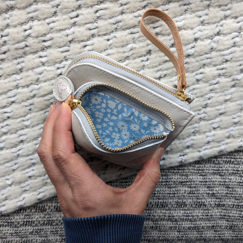 刺繍革財布『幸せな青い鳥』牛革☆ホワイトクリーム色☆（二