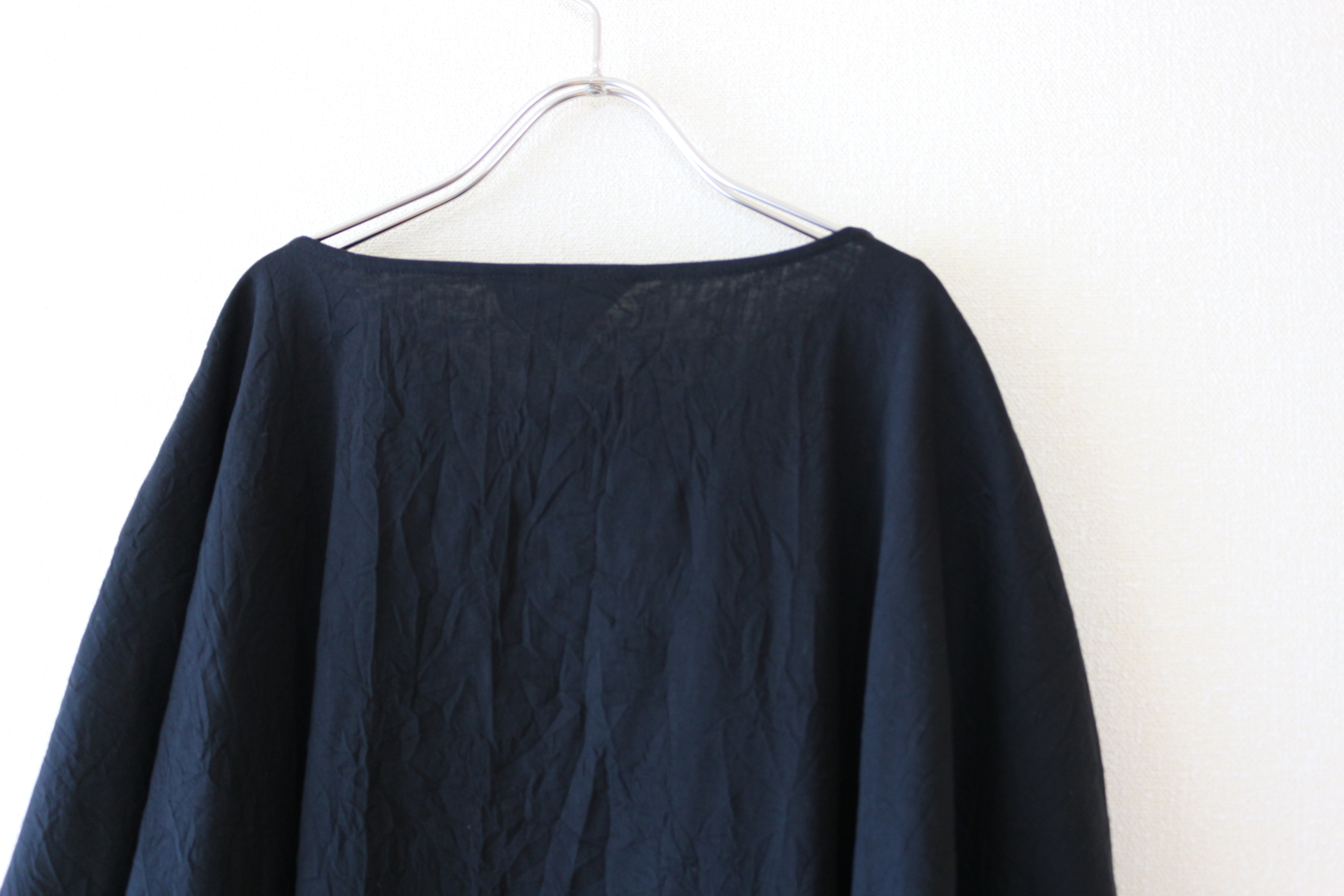 オーバーサイズのコットン100％の二枚重ねワンピース　黒　シワ加工