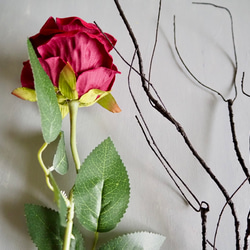 【ベルベットローズと黒枝】｜アーティフィシャルフラワー 花瓶アレンジ| 冬｜ギフト・インテリア雑貨 3枚目の画像