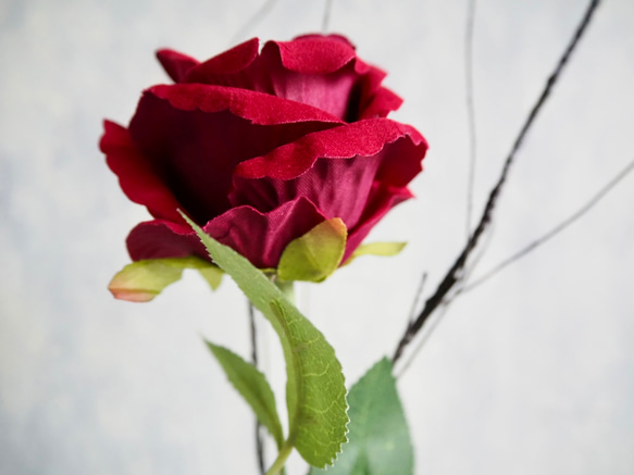 【ベルベットローズと黒枝】｜アーティフィシャルフラワー 花瓶アレンジ| 冬｜ギフト・インテリア雑貨 7枚目の画像