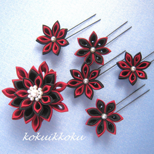 洋風のつまみ細工＊髪飾り・ヘッドドレス【赤と黒】 ☆中輪と小輪の  