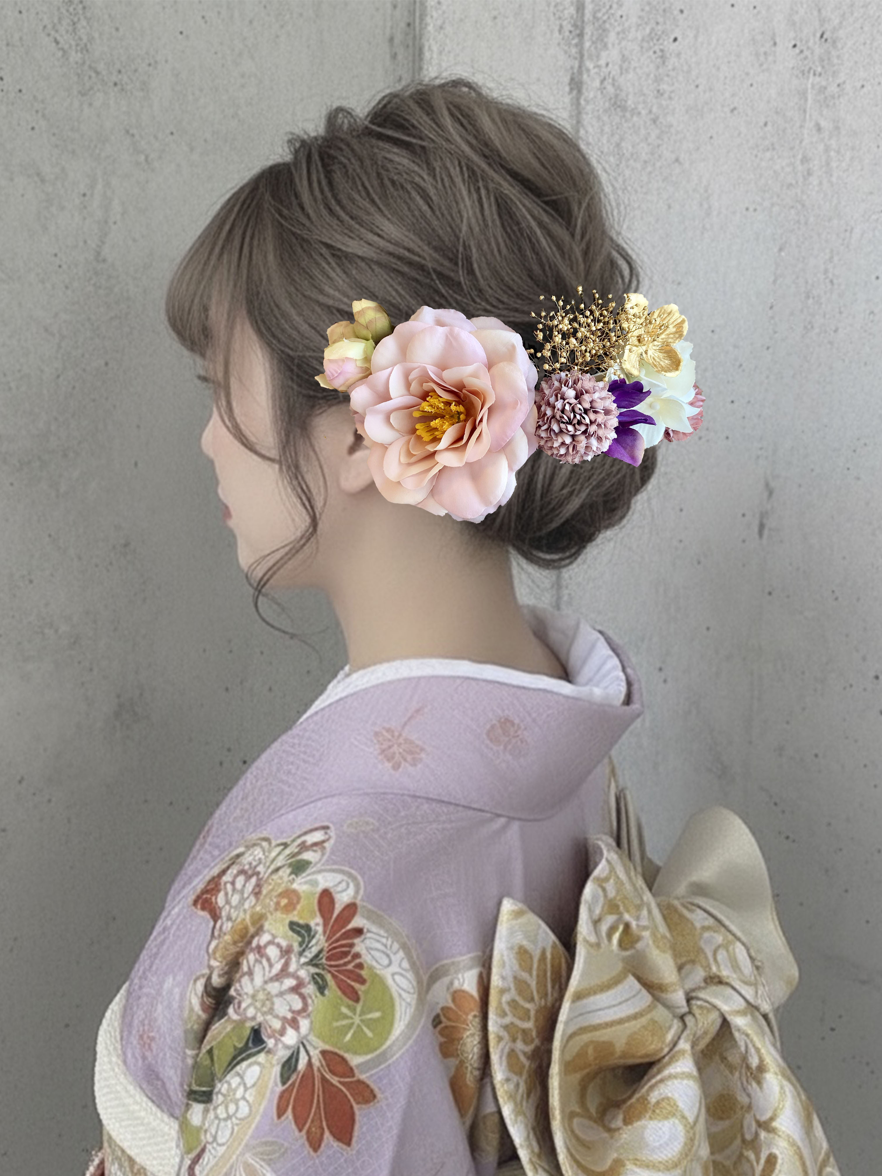 ラベンダーピンク椿の髪飾り　成人式　卒業式　結婚式　振袖　袴　色打掛　和装　成人式髪飾り　結婚式髪飾り　紫　ツバキ