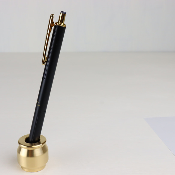 職人直送 真鍮無垢 ペン立て ペンスタンド 鉛筆立て おしゃれ アンティーク ゴールド ボトル型 7枚目の画像