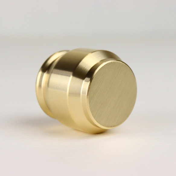 職人直送 真鍮無垢 ペン立て ペンスタンド 鉛筆立て おしゃれ アンティーク ゴールド ボトル型 5枚目の画像