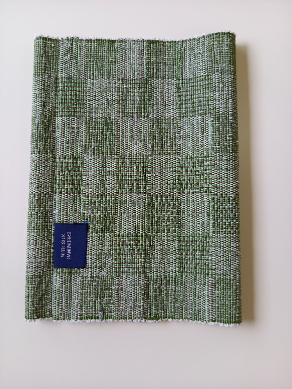 キビソ手織りのブックカバー　市松　緑（文庫サイズ） 1枚目の画像