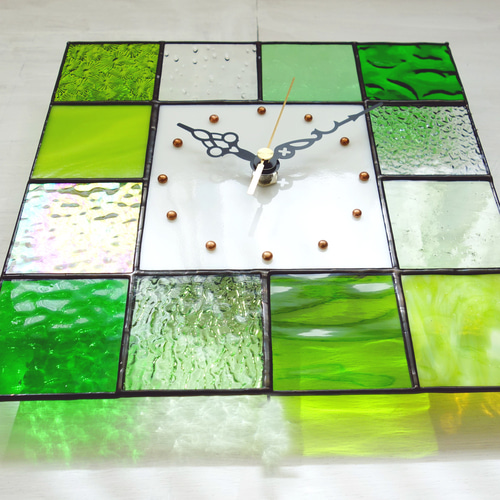 癒しの森] ステンドグラスの掛け時計/置き時計/モザイクK/24