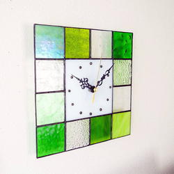 24㎝角/ステンドグラスの掛時計・モザイクK24（グリーン系）※受注制作 2枚目の画像