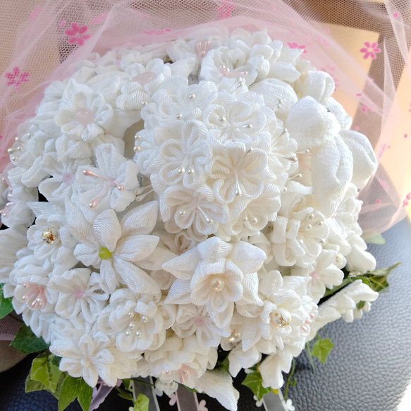 ちりめん　花束　ブーケ　ホワイト　フラワー　結婚式　ウェディング　挙式　花嫁　白　花 1枚目の画像