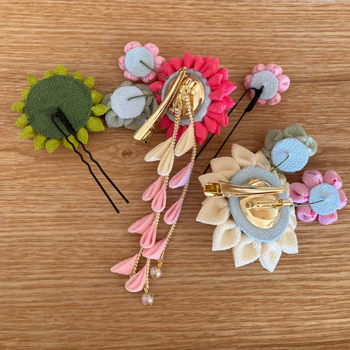 つまみ細工髪飾り ピンク 成人式 七五三 卒業式 袴 ヘアクリップ