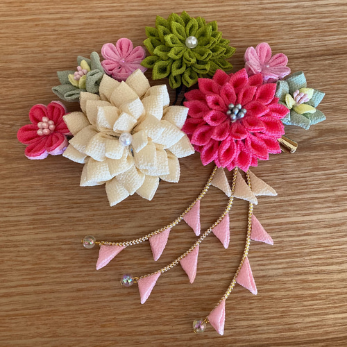 つまみ細工 髪飾り 七五三 成人式 卒業式 つまみ細工髪飾り ピンク 成人式 七五三 卒業式 袴 ヘアクリップ