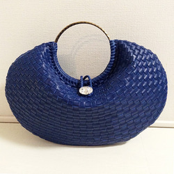 【送料無料】Papagena blue／手編みの本革ハンドバッグ 1枚目の画像