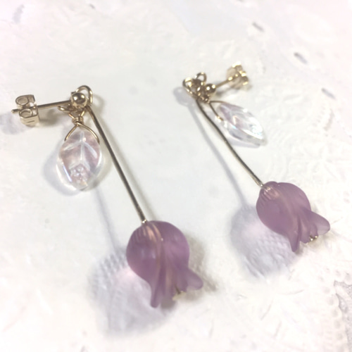 春の訪れ】vintageチューリップのゆらゆらピアス(または
