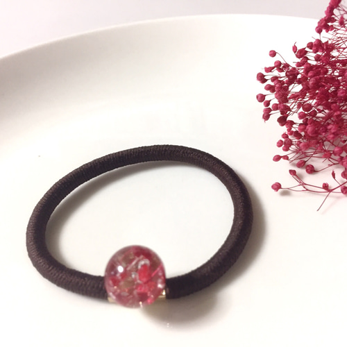 フラワーキャンディ樹脂ヘアゴム (赤いかすみ草)＊つやのあるレジン