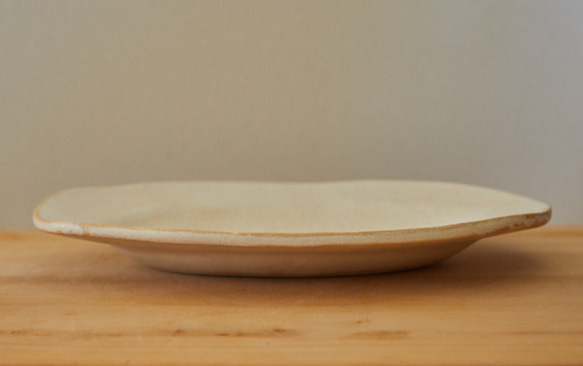 クリーム色のオーバル　皿odm-3 6枚目の画像