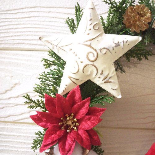 商品名【聖輝】あいみょん❤ポインセチアとローズのクリスマスリース Snowflake Flower＞ポインセチアと木の実の