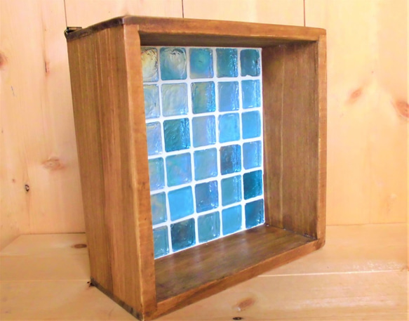 ガラスタイルのウォールボックス 2枚目の画像
