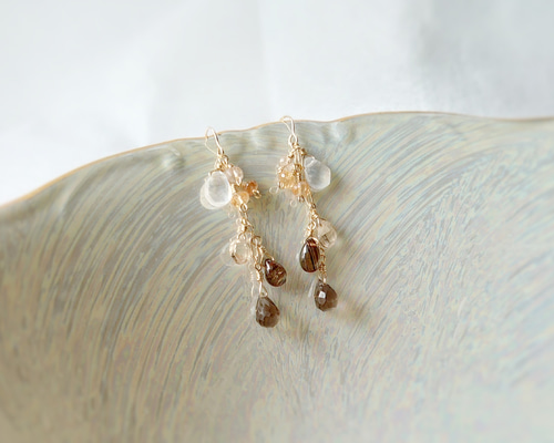 champagne moon＊レインボームーンストーン等の14kgfピアス/イヤリング