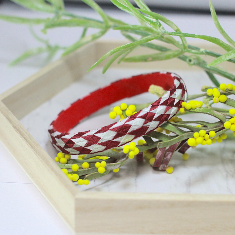 モザイク　指ぬきのブレスレット　緋矢絣【和装・着物】