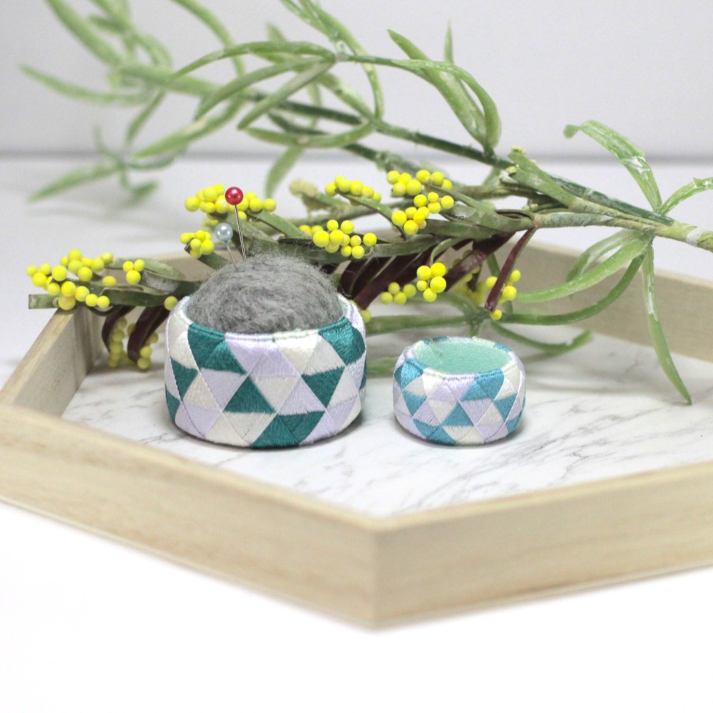 うろこ模様の指ぬきとはり山　【針山・ピンクッション】