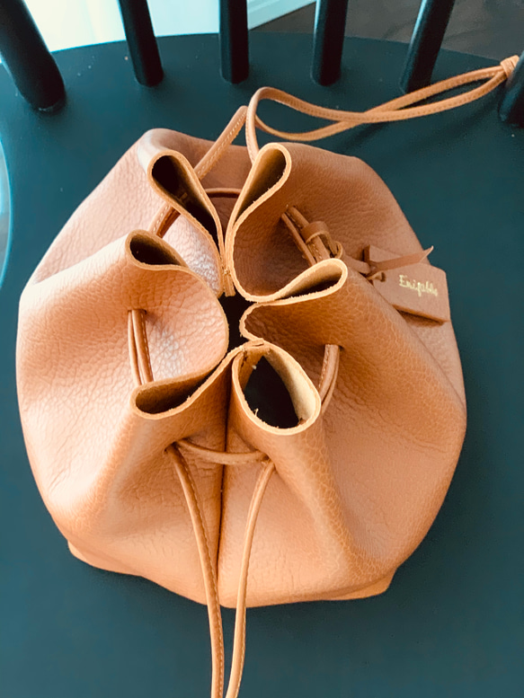 イタリア産トスカーナの巾着バッグとポーチ 5枚目の画像