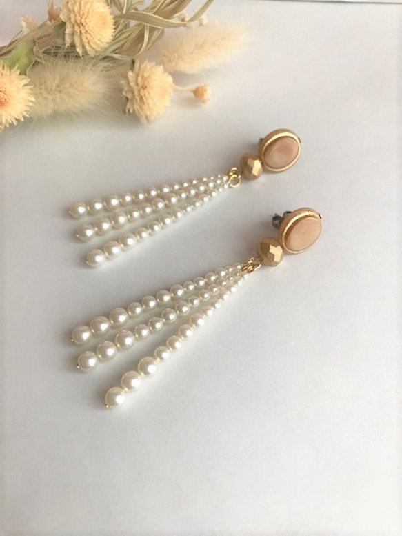 ベージュチェコ＆3連パール・ピアス        