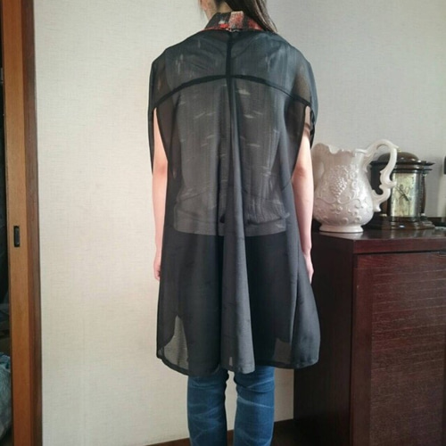 着物リメイク〜羽裏のブルゾン サテン羽裏 花模様 トップス 着物リメイク ハンドメイド