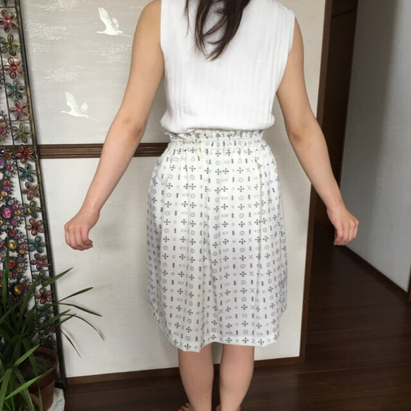 【SALE】 着物 リメイク 花柄 ギャザースカート 2枚目の画像
