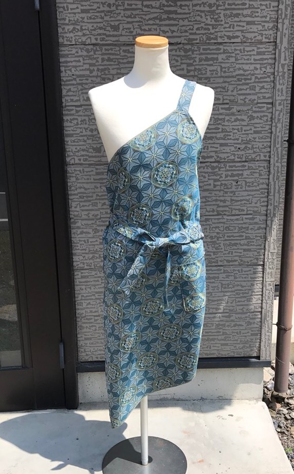 ポリエステル素材着物をリメイクしたエプロン ポリエステル素材着物をリメイクしたエプロン