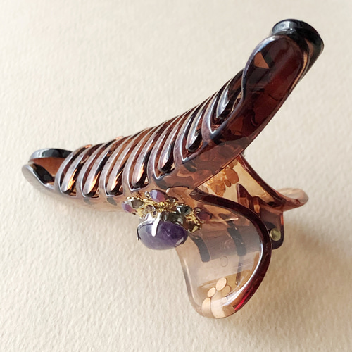 シックなアメジスト スワロフスキー ＆天然石カボション バンス  