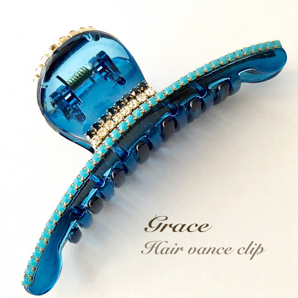 familiar ヘアークリップ青色 連なるビジューの贅沢感 青のバンス