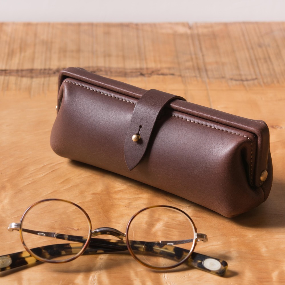 Paka-glass #チョコ　イタリアンレザーの眼鏡ケース　入学祝い、就職祝いにも