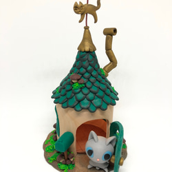 ニャーデラハウス「風見猫と茶色キノコの緑お屋根のお家」 7枚目の画像