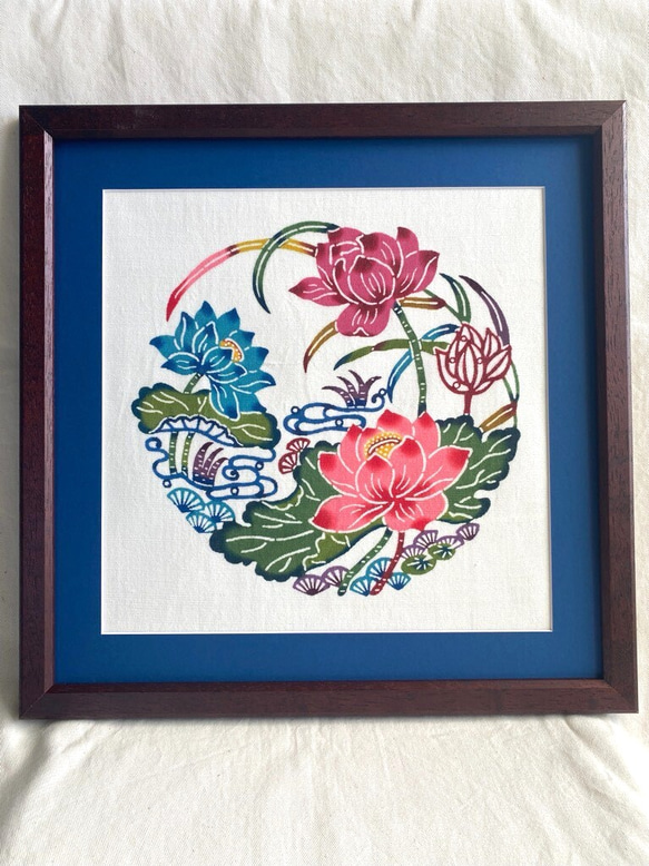 No5088 額装　染色画　花鳥　紅型　びんがた　琉球　伝統工芸　美術　送料無料 琉球びんがた染め 蓮畑 額装③ タペストリー・壁掛け 紅型工房あさひや