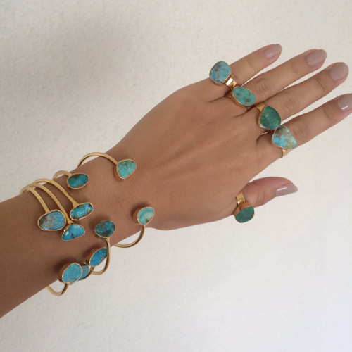 ！値下げしました！　ターコイズ付きゴールドバングル HawaiianJewelry ﾀｰｺｲｽﾞﾊﾞﾝｸﾞﾙ | ALOHACOCO