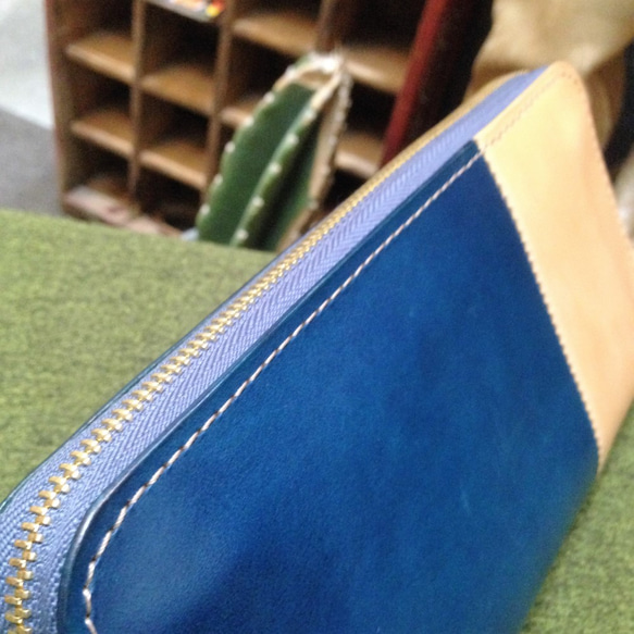 ムックの店のロングZIPウォレット　ブルー×ナチュラル 外側