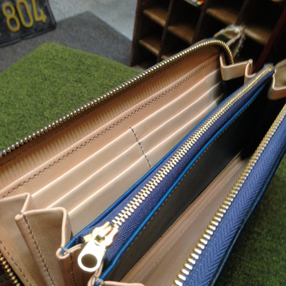 ムックの店のロングZIPウォレット　ブルー×ナチュラル 外側